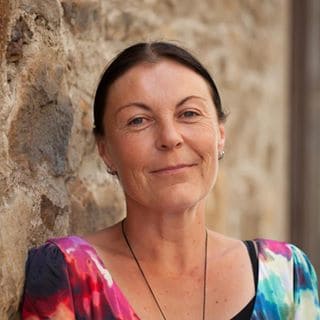 Profile Pic:: Fiona Hamilton